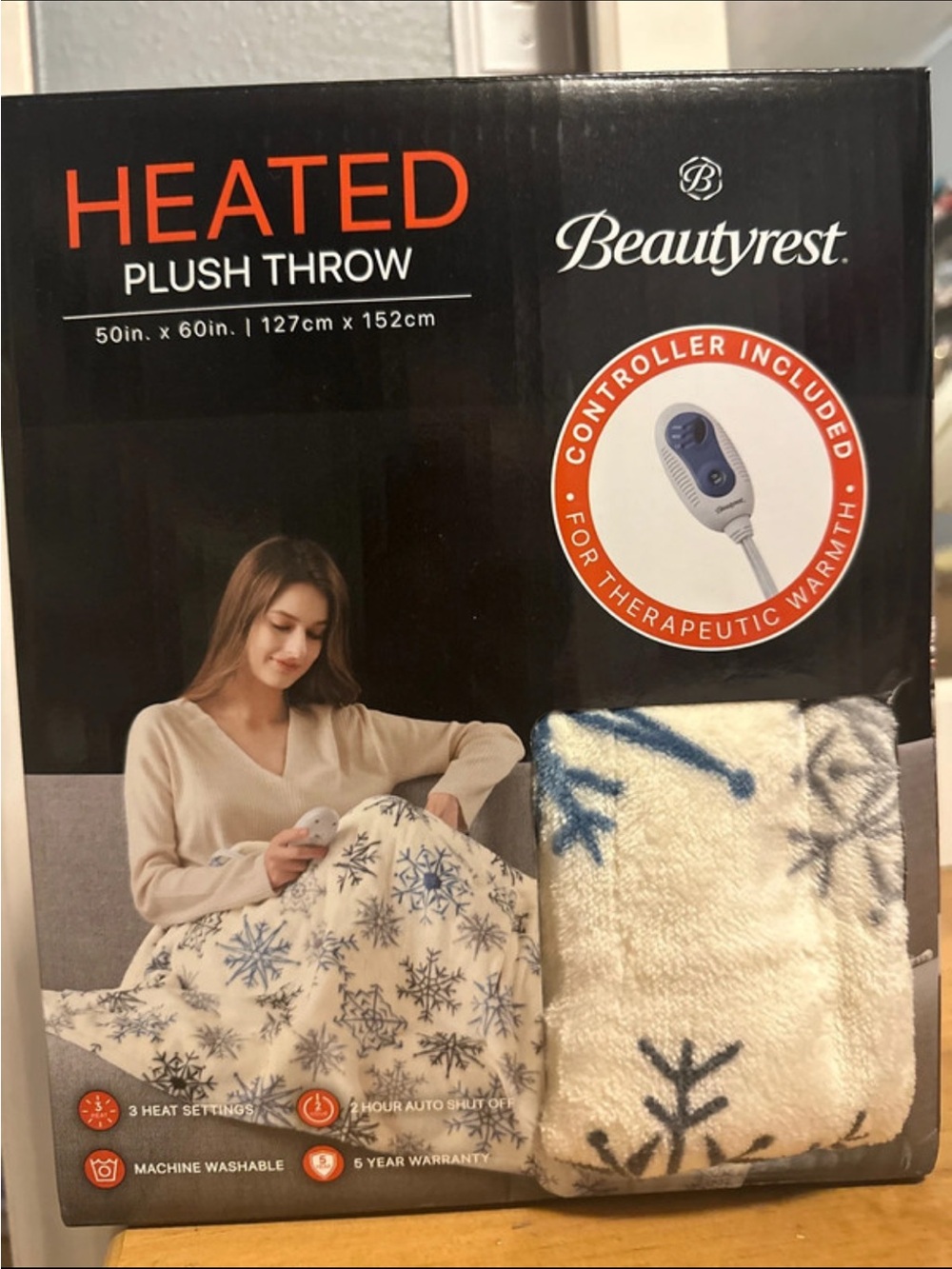 Heated Plush Throw - Cream with Blue Snowflakes